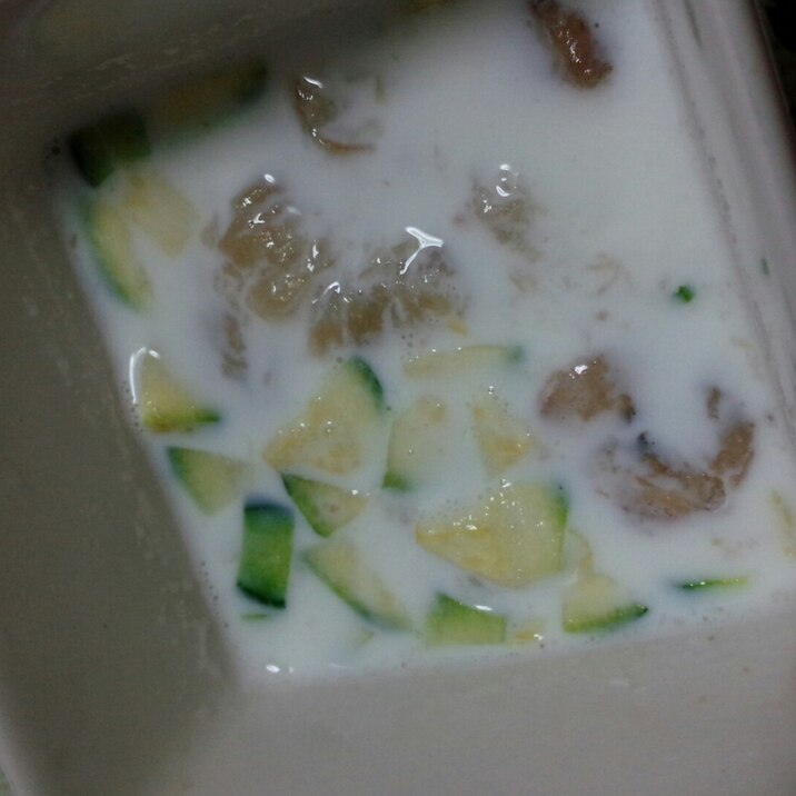 離乳食後期 バナナとズッキーニの牛乳スープ レシピ 作り方 By たくみ905 楽天レシピ 離乳食後期 バナナとズッキーニの牛乳スープ レシピ 作り方 By たくみ905 楽天レシピ